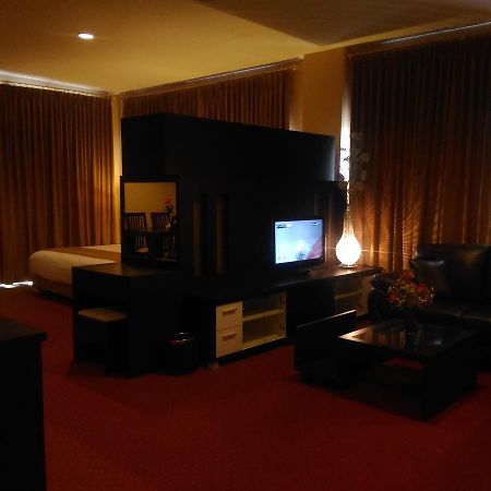 Grand Royal Taliwang Hotel Экстерьер фото