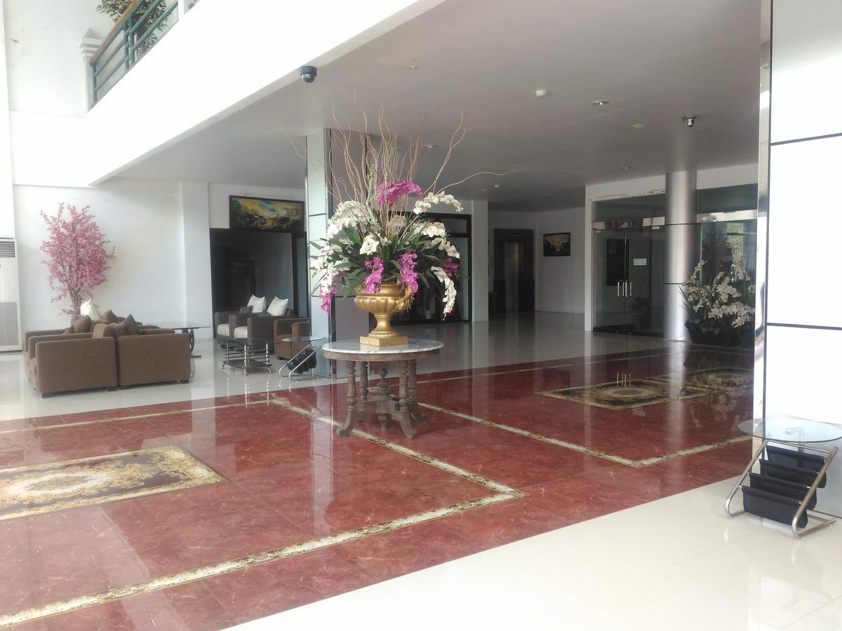 Grand Royal Taliwang Hotel Экстерьер фото