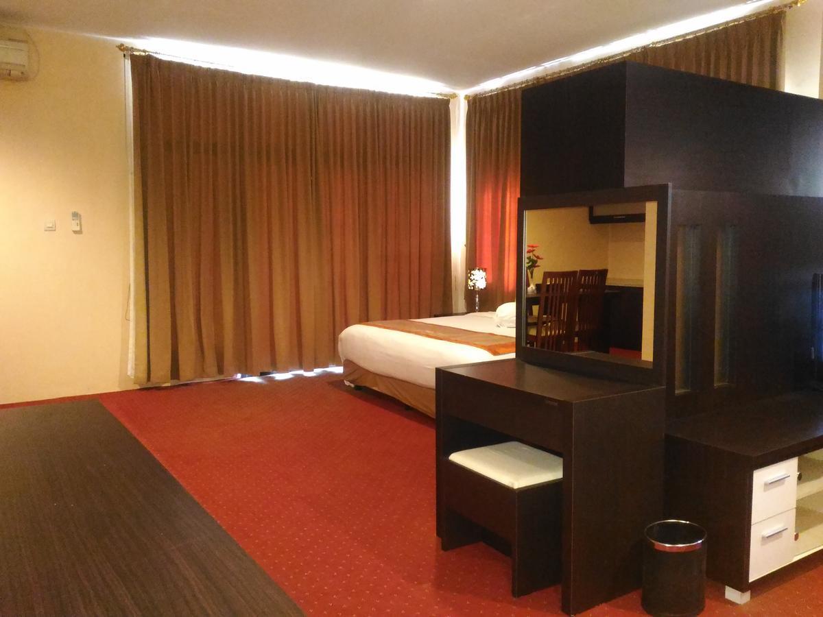 Grand Royal Taliwang Hotel Номер фото